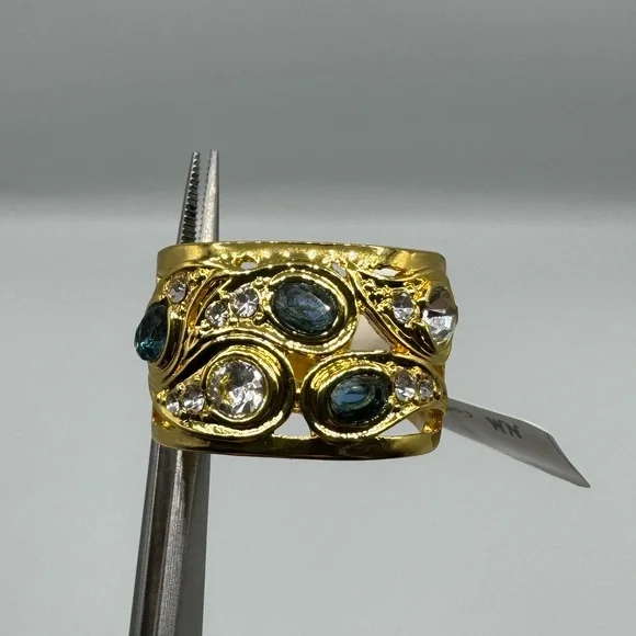 14k Blue Topaz Band - Picture 4 of 10